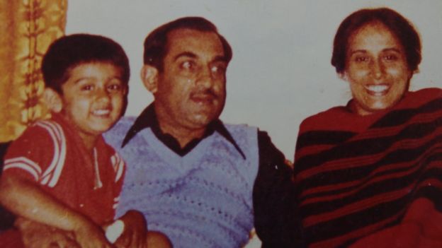 LIEUTENANT VIJAYANT THAPARS FAMILY LIEUTENANT VIJAYANT THAPARS FAMILY