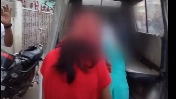 call girls found inside the room when police raided call girls found inside the room when police raided