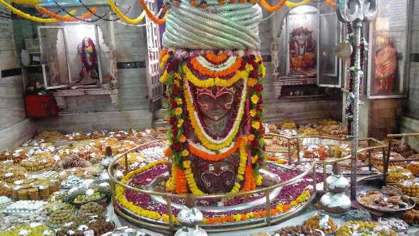 Aadhaar card compelsory for eating in bhandara in pashupatinath temple mandsaur MP Aadhaar card compelsory for eating in bhandara in pashupatinath temple mandsaur MP