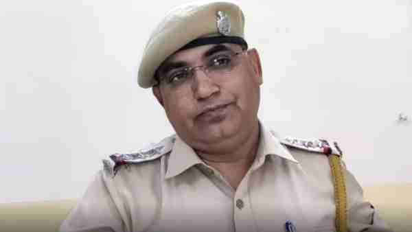 शांतिभंग की धाराओं में पुलिस लिया हिरासत में
