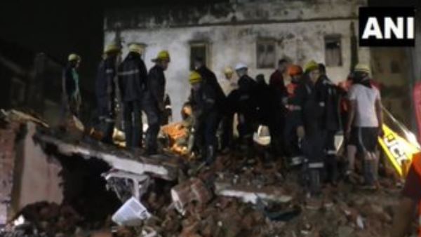 3 storey building in nadiad of gujrat collapsed, 4 died 3 storey building in nadiad of gujrat collapsed, 4 died