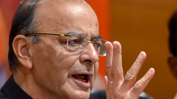वित्त मंत्री रहते हुए पहले नोटबंदी फिर जीएसटी का फैसला