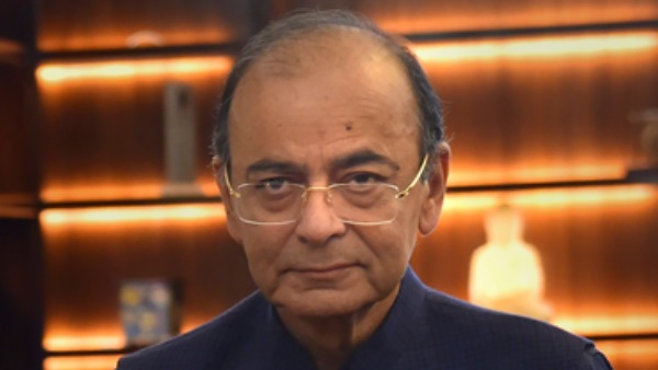 जेटली को देखने एम्स पहुंचे अमित शाह