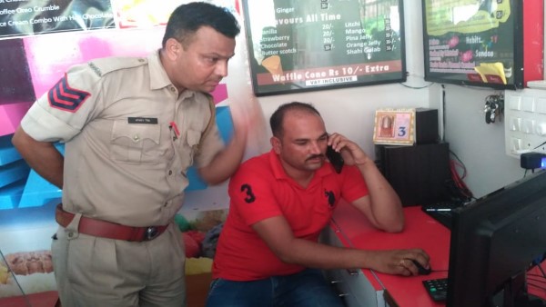 Loot of Rs 60 Lakhs at ATM chittorgarh Rajasthan Loot of Rs 60 Lakhs at ATM chittorgarh Rajasthan