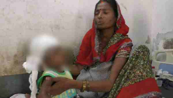 बोरे में बेहोश पड़ा मिला बच्चा