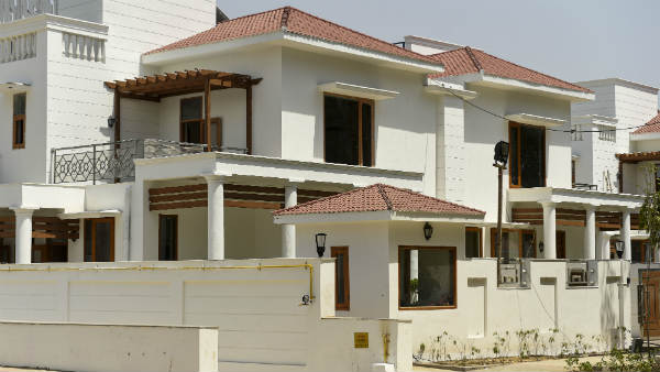 सांसदों के लिए नया बंगला भी बना है