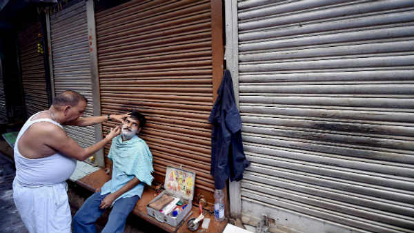 करीब 20,000 हजामों ने छोड़ी घाटी