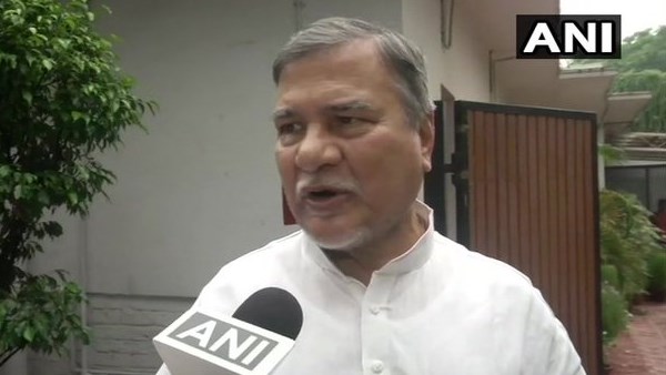 कांग्रेस के चीफ व्हिप भुवनेश्वर कलिता ने छोड़ी पार्टी