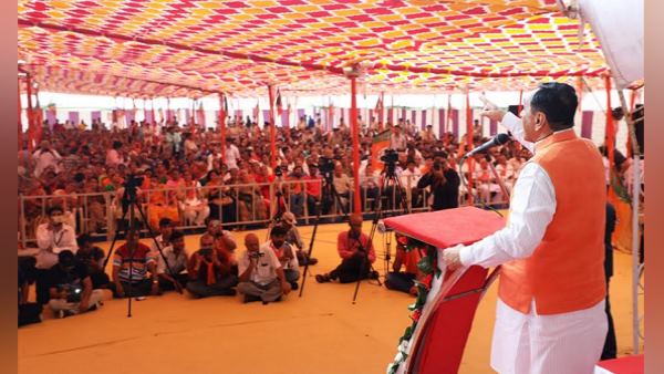 विजय रुपाणी 3 साल के शासन को पूरा कर रहे
