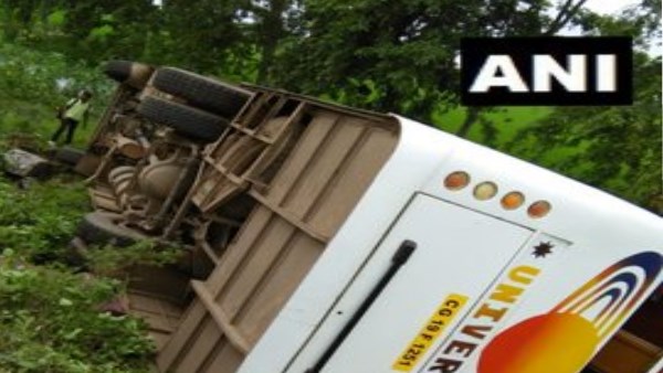 bus rolled over on National Highway near Kurud in Chhattisgarh bus rolled over on National Highway near Kurud in Chhattisgarh