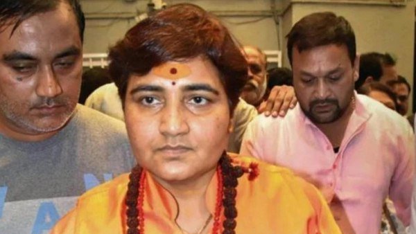 गोडसे को बताया था देशभक्त