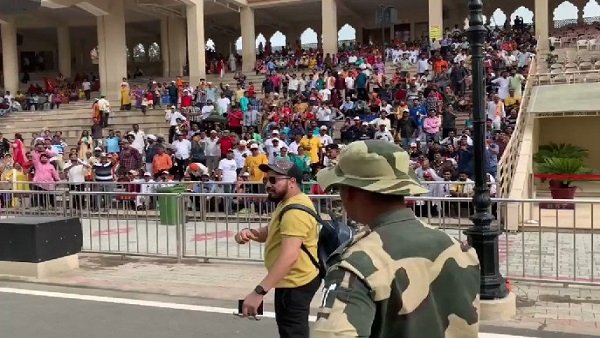 'भारत माता की जय' के लगाए नारे