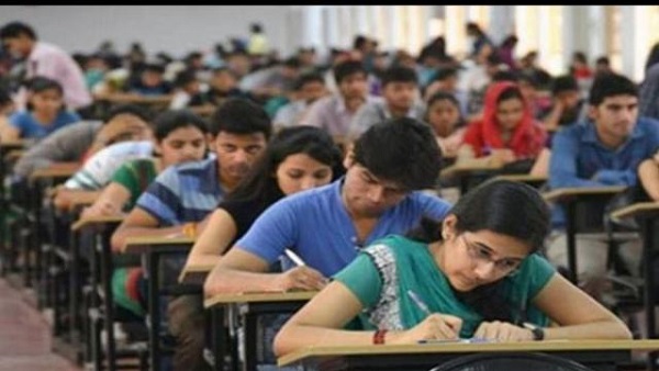 सीबीएसई ने फीस वृद्धि को जायज ठहराया