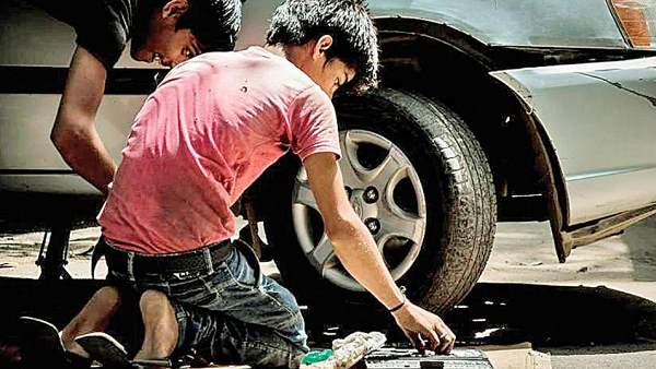 गांधीनगर में भी मुक्त कराए गए 13 बच्चे