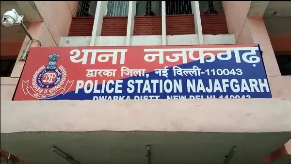 पुलिस ने पॉक्सो एक्ट के तहत केस दर्ज किया