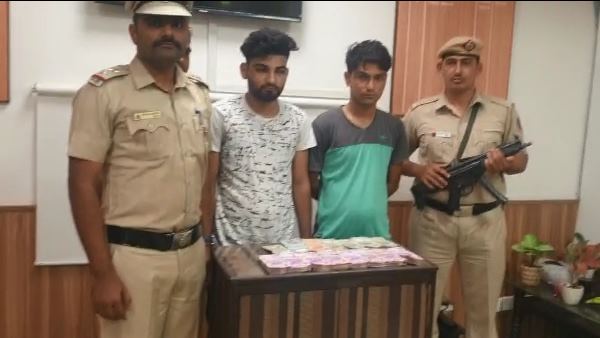 delhi police shocking reveals in 16.48 lakh rupees robbery case delhi police shocking reveals in 16.48 lakh rupees robbery case