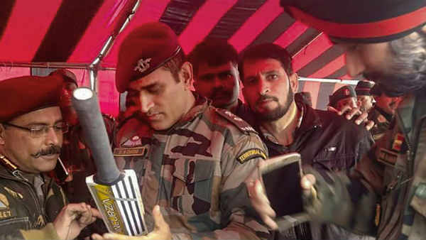 साल 2011 में बने सेना का हिस्सा