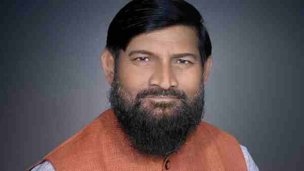 non bailable warrant issued against former minister dinanath bhaskar non bailable warrant issued against former minister dinanath bhaskar