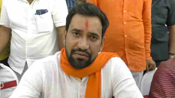 bjp leader dinesh lal yadav nirahua statement on akhilesh yadav bjp leader dinesh lal yadav nirahua statement on akhilesh yadav