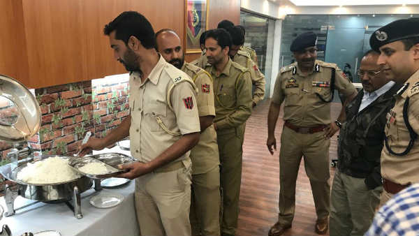 जवानों की खुलकर तारीफ