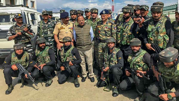 संवेदनशील इलाकों में भी गए