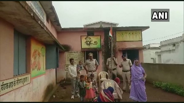 ग्रामीणों ने कहा, किसी को डर नहीं