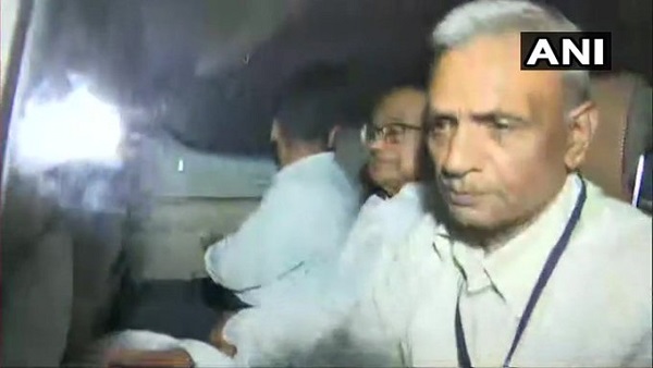 कई सवालों पर पूर्व केंद्रीय मंत्री ने साधी चुप्पी