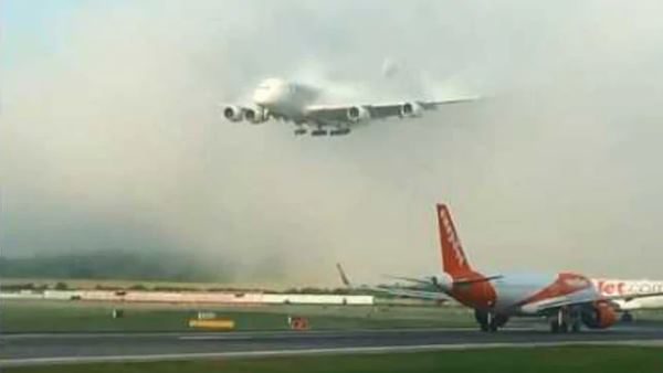 Aircraft beautiful Entrance through Clouds Is Viral, see video Aircraft beautiful Entrance through Clouds Is Viral, see video
