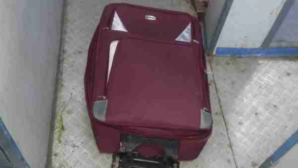 woman body found in bag in Kanpur-Farrukhabad Passenger train woman body found in bag in Kanpur-Farrukhabad Passenger train