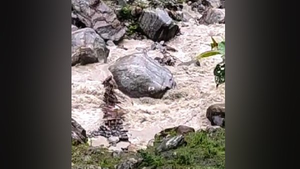 flood water destroy foot over bridge in chamoli flood water destroy foot over bridge in chamoli