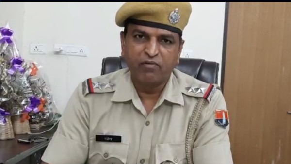 हर बार नई कहानी बता गुमराह करते परिजन