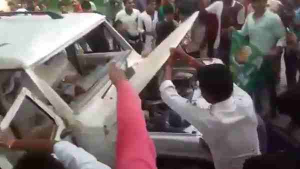 A family thrashed by mob as child thief A family thrashed by mob as child thief