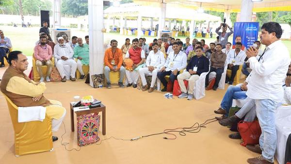 शराब की वजह से कम उम्र में ही विधवा हो रहीं लड़कियां