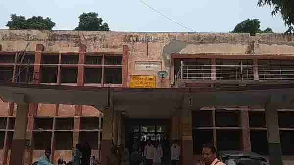 physical attack with patient in govt tb hospital in hathras physical attack with patient in govt tb hospital in hathras