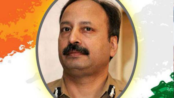 हेमंत करकरे को राष्ट्रविरोधी बताया