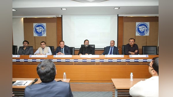 प्लास्टिक मैन्युफैक्चरर्स एसोसिएशन बोली- प्लास्टिक पर रोक लगी तो पेड़ कटेंगे?