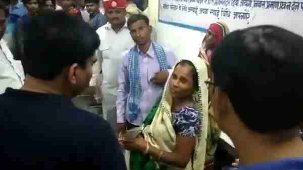 shahjahanpur dm misbehave with a pregnant woman dies after delivery shahjahanpur dm misbehave with a pregnant woman dies after delivery