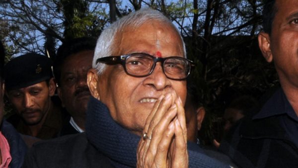 विवादों से भी नाता
