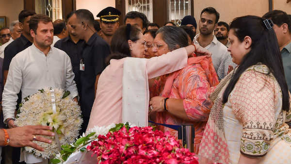 सोनिया ने जेटली की पत्नी को लिखा था भावुक खत