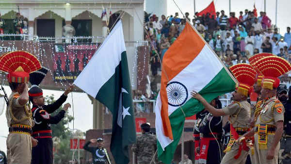 स्क्रीनिंग भी हुई पूरी तरह से बैन