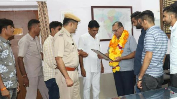 बेटी दुबई व अमेरिका में रह रहीं