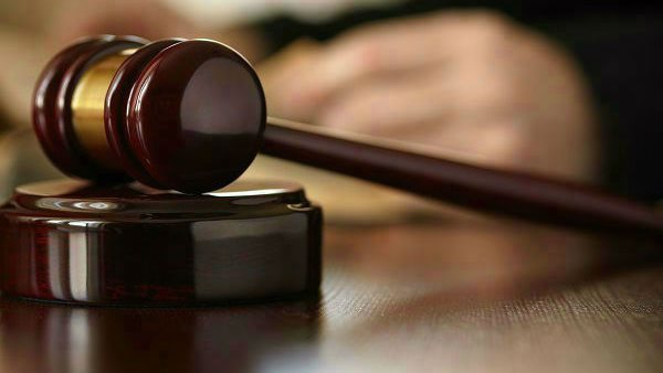 लिखित फैसले में कानून में बदलाव की भी मांग