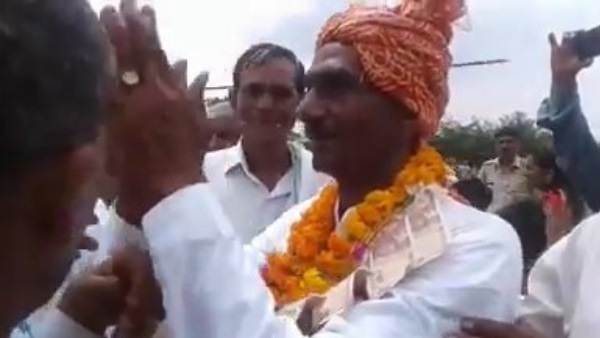 परिवार के साथ हेलिकॉप्टर में किया सफर