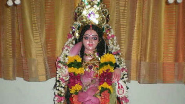 कैसे की जाती है पूजा