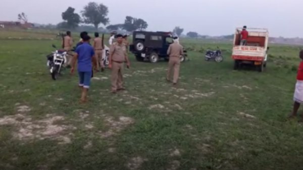 पड़ोसी के खेत में मिली थी बच्ची