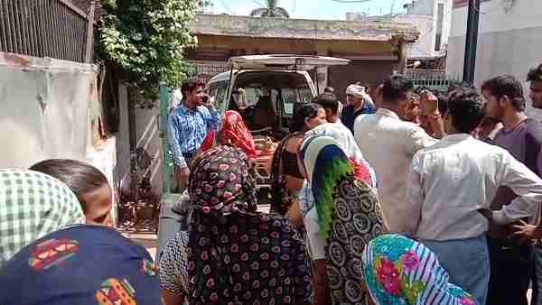 two laborers died clean the septic tank in Mathura two laborers died clean the septic tank in Mathura