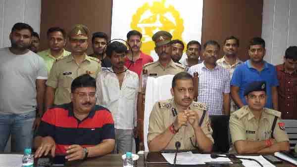 Mathura police arrested murder accused Yogesh Mathura police arrested murder accused Yogesh