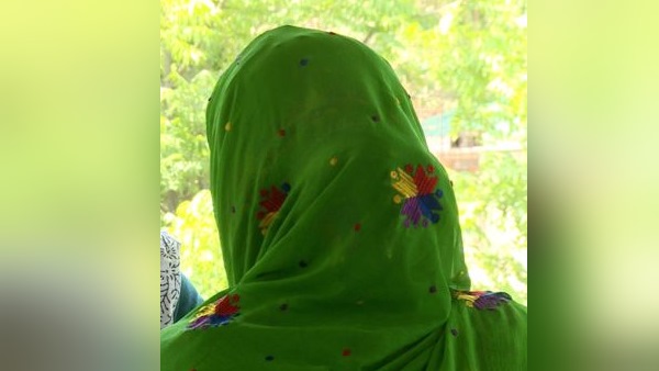 अहमदाबाद की रहने वाली है लड़की
