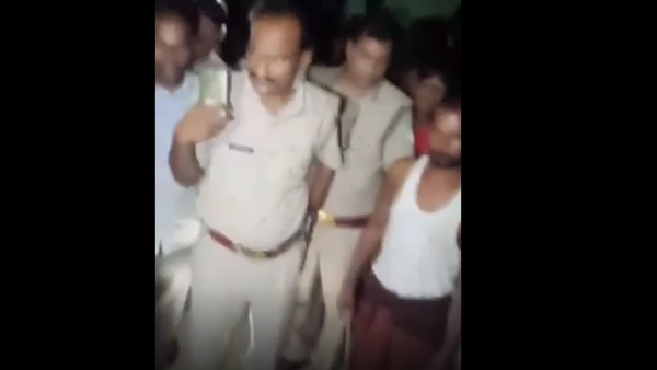 बिजली के खंभे से बांधकर की पिटाई