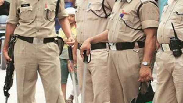 मामला प्रेम प्रसंग का लग रहा